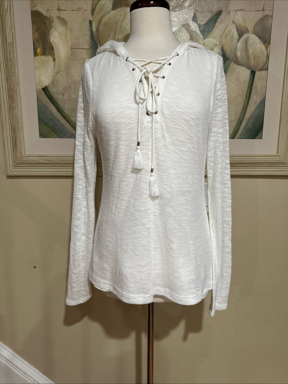 White House Black Market Ecru LS Hood Lined Tie Front V Neck Top -Size M - Picture 11 of 11
